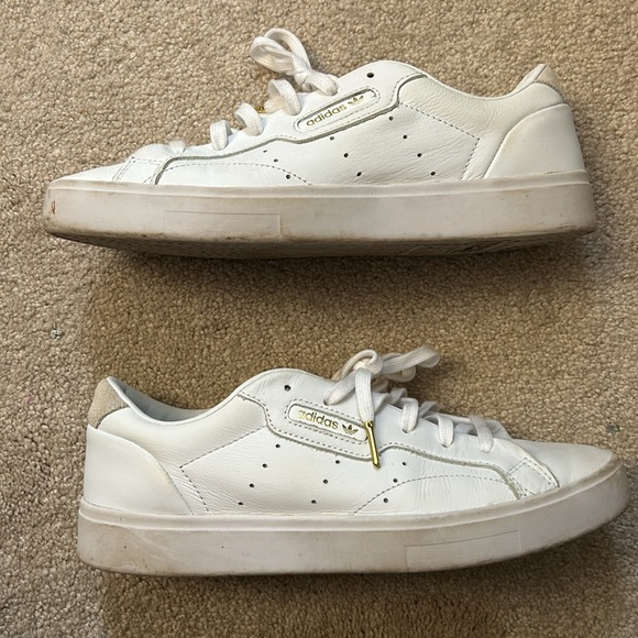 ADIDAS - Picture 2 of 5